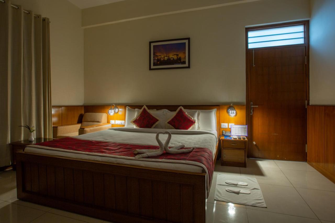 Kstdc Kumarakrupa Hotel Bangalore Dış mekan fotoğraf