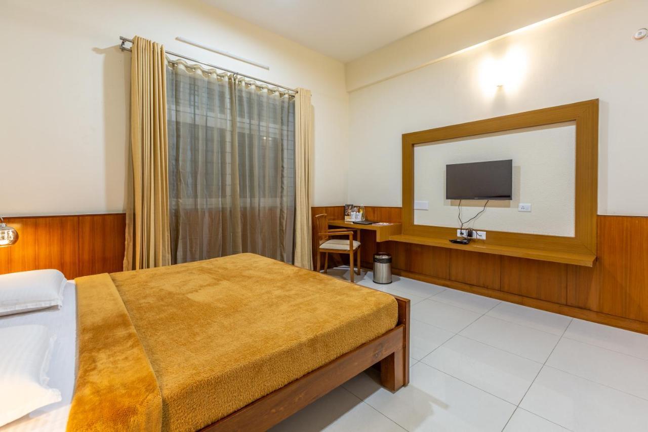 Kstdc Kumarakrupa Hotel Bangalore Dış mekan fotoğraf